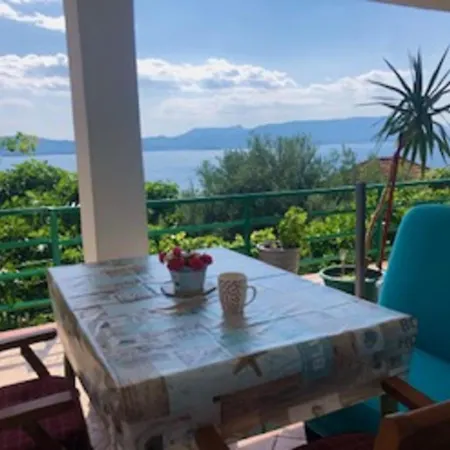 Stella Sea View Apartment *